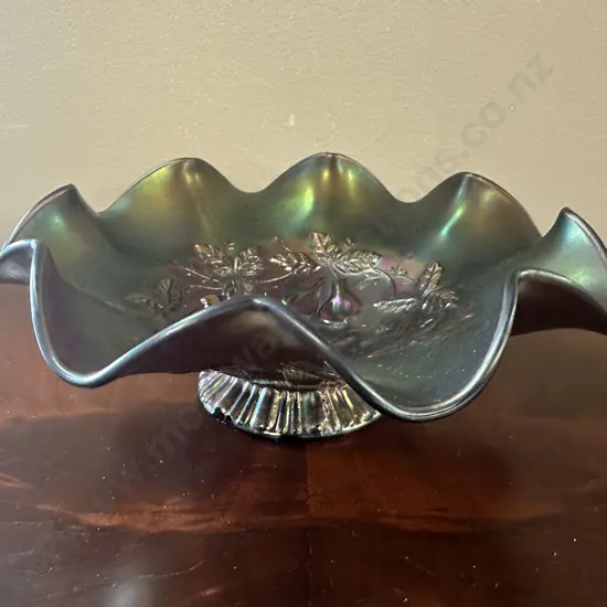 Vintage Carnival Glass Amethyst Three Fruits Medallion Ruffled Bowl H8,Dia22cm.