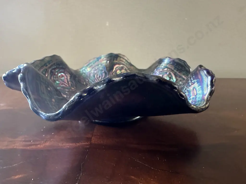 Antique Fenton Carnival Glass Persian Medallion Bowl Amethyst Colour With Ruffled Edge H4,Dia15.5cm. Image 1++