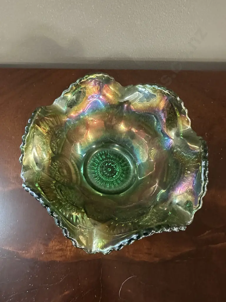 Vintage Carnival Glass Candy/Nut Bowl With Ruffled Edge & Iridescent Finish H7,Dia15cm. Image 1++