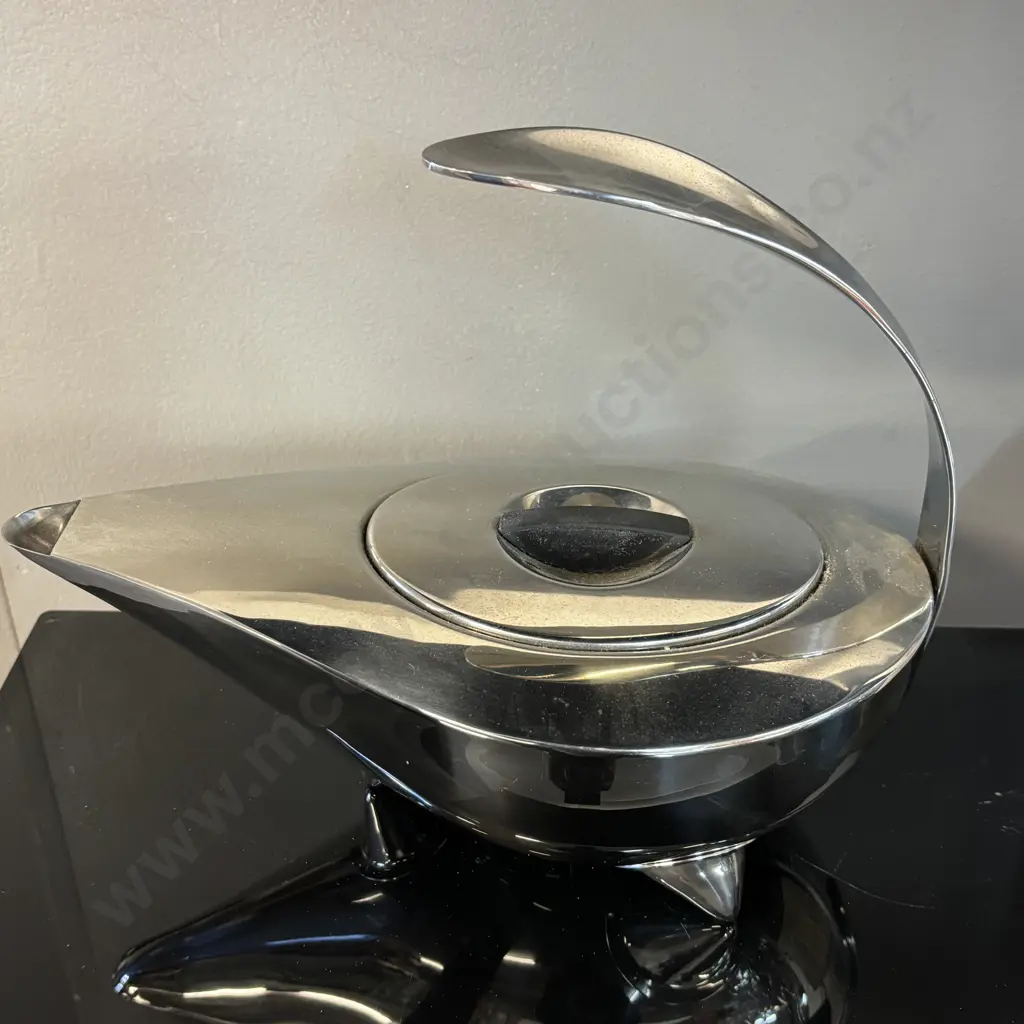 Mid Century Style Bodum Teapot. Designed by Jorgensen Image 1++