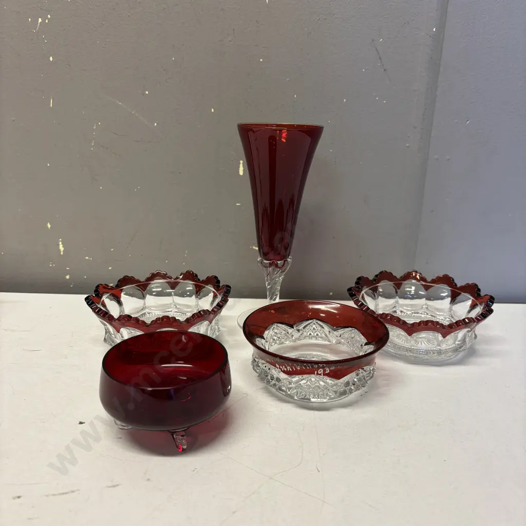 Assortment of Ruby Red crystal and glass, including Exhibition Image 1++