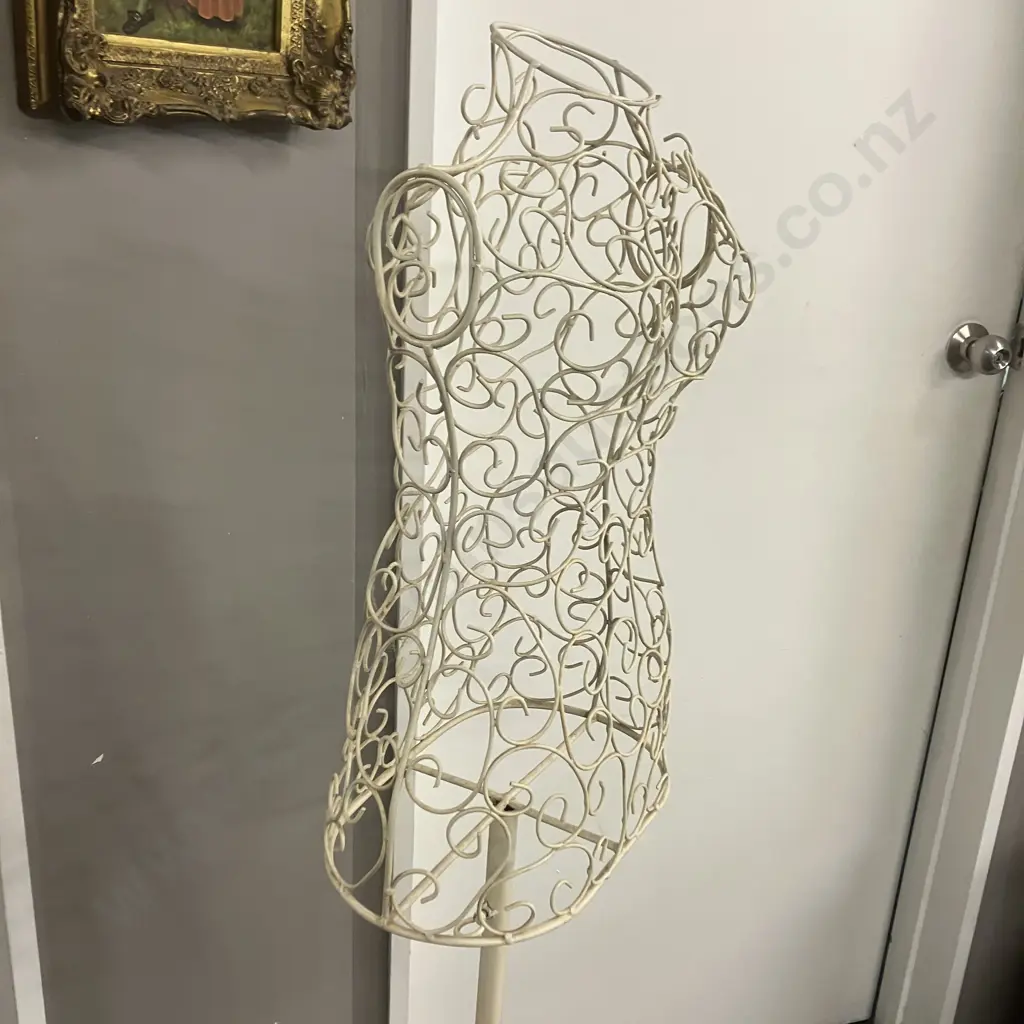 Vintage Female Cream Wire Dress Form Mannequin. H147cm Image 1++