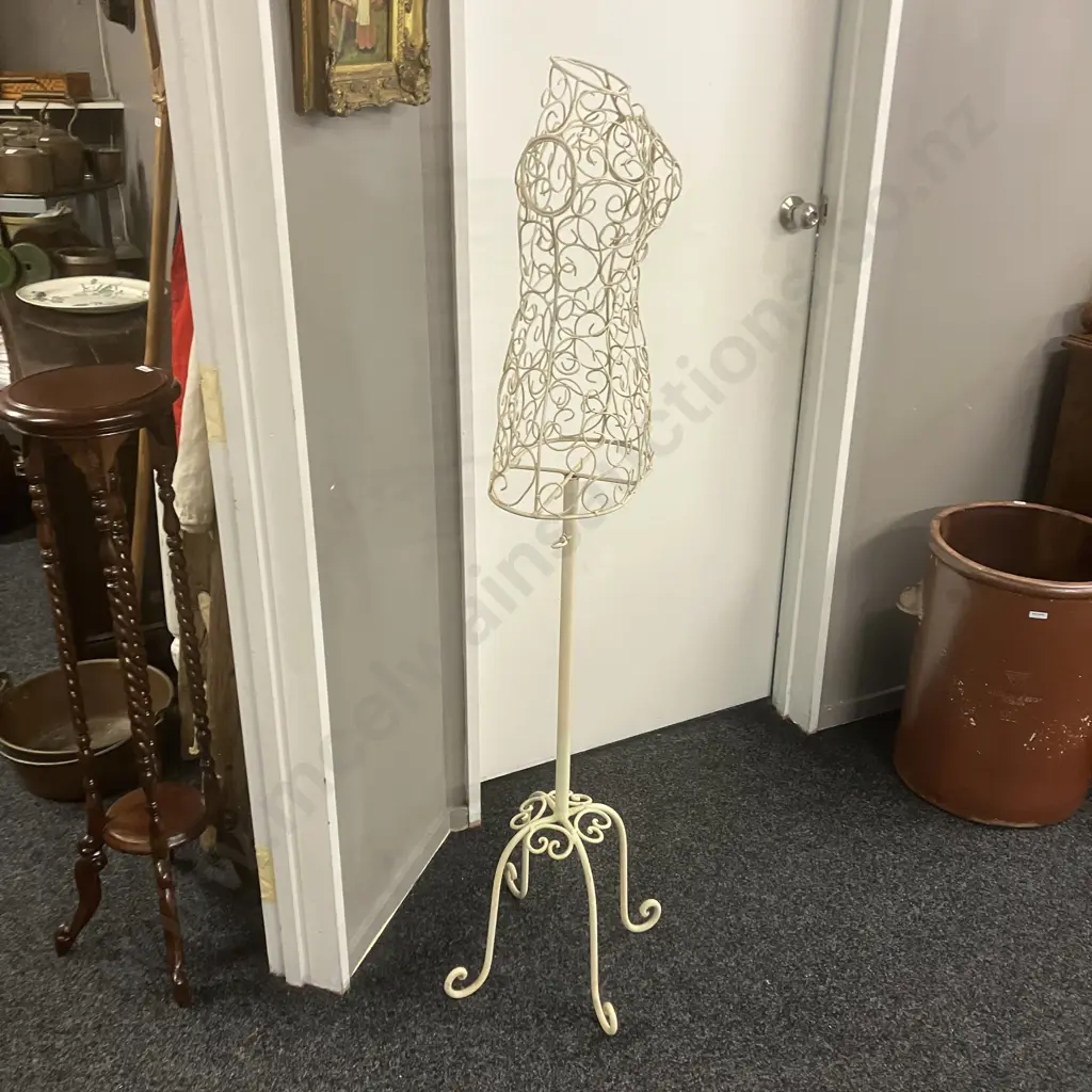 Vintage Female Cream Wire Dress Form Mannequin. H147cm Image 1++