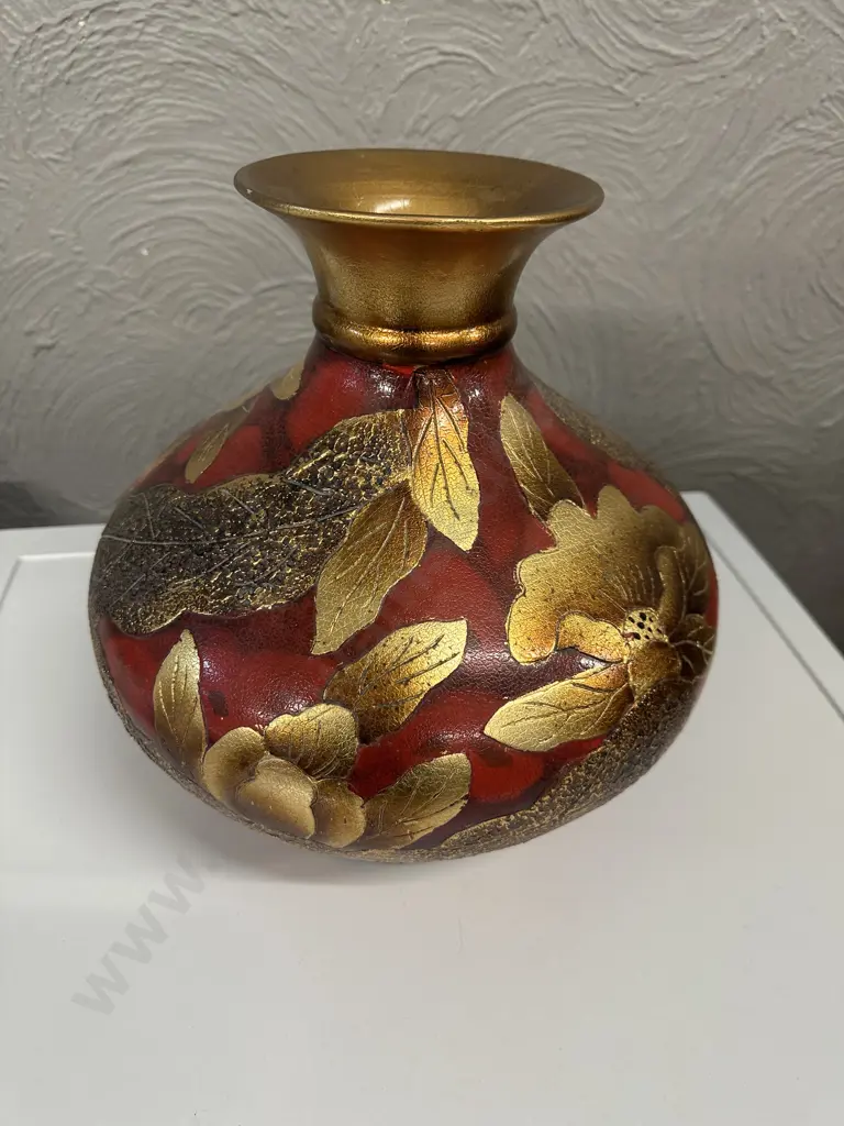 Decorative Bulbous Vase Red With Embossed Gold Detail H32cm. Image 1++