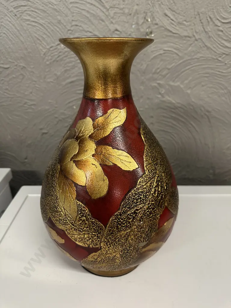 Decorative  Vase Red With Embossed Gold Detail H25cm. Image 1++