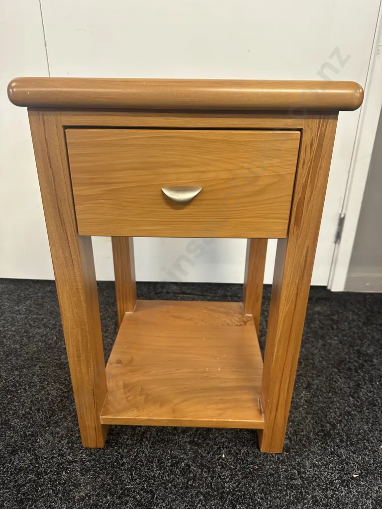 Kingswood Furniture Rimu Bedside Table With Single Drawer  Image 1++