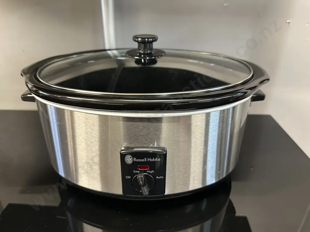 AS New Russell Hobbs Oval Slow Cooker Model RHSC600 Image 1++
