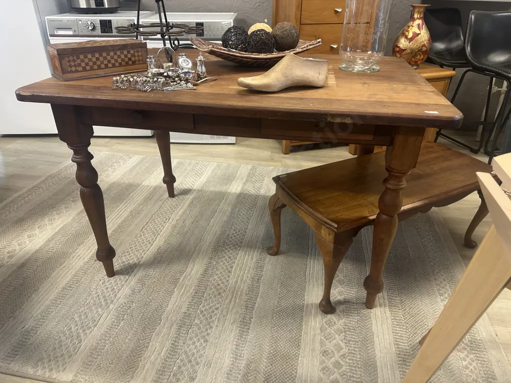 Antique Farmhouse Table With 2 Drawers And Turned Legs. H76.5 W122 D84cm Image 1++