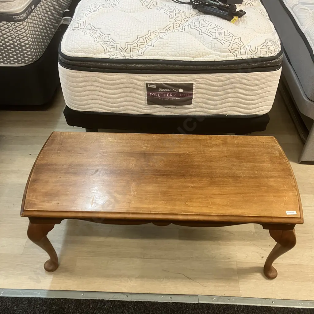 Mahogany Coffee Table, Cabriole Legs. H38 W92 D41cm Image 1++