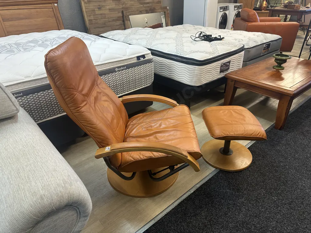  Orange Leather Stressless Style Recliner Chair & Footstool Wooden Curved Arms   Image 1++