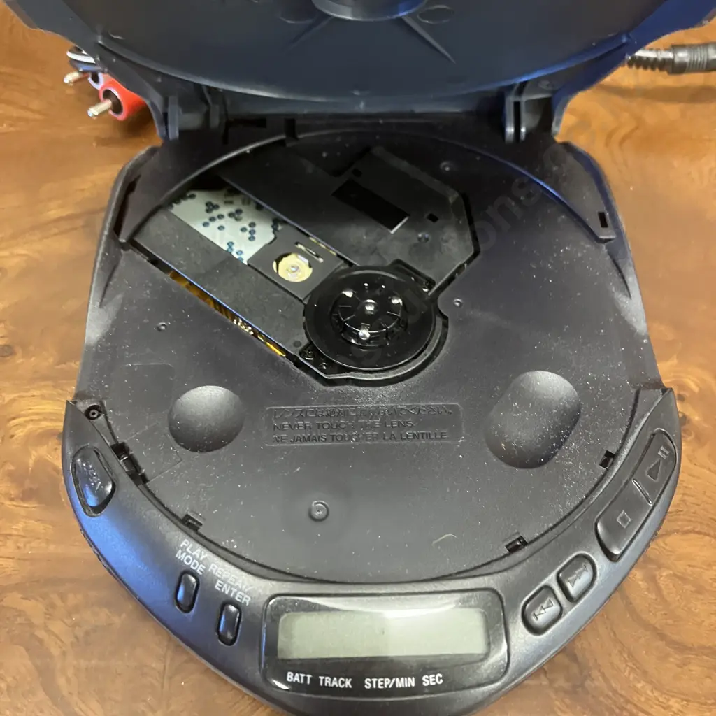 Vintage Sony Discman D-171 Compact Disc Player with AVLS - CD Walkman Image 1++