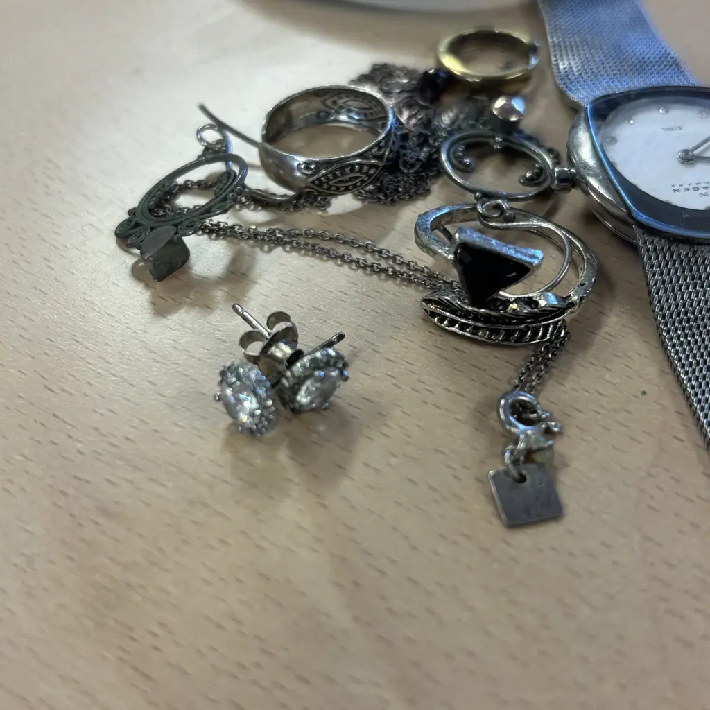 Assorted gold and sterling silver jewellery with Skagen Watch Image 1++