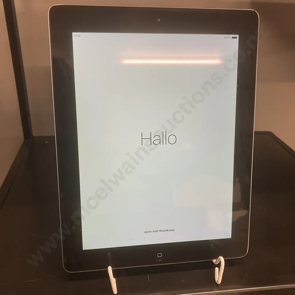 Apple iPad 4th Gen A1458 16GB Image 1++