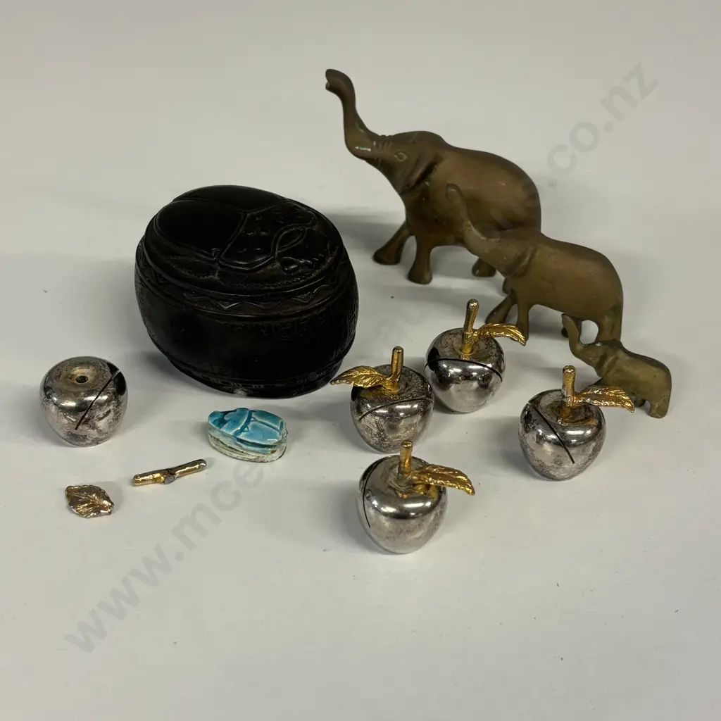 Assorted Vintage Collectables with solid brass elephants etc Image 1++