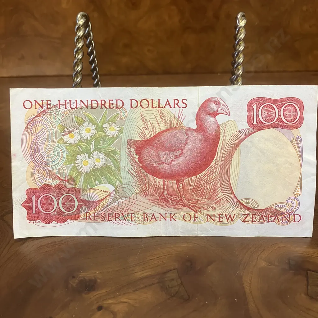 New Zealand $100 - R.L. Knight (1975-1977) - G 289926 Image 1++