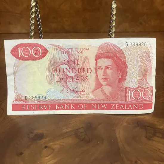 New Zealand $100 - R.L. Knight (1975-1977) - G 289926