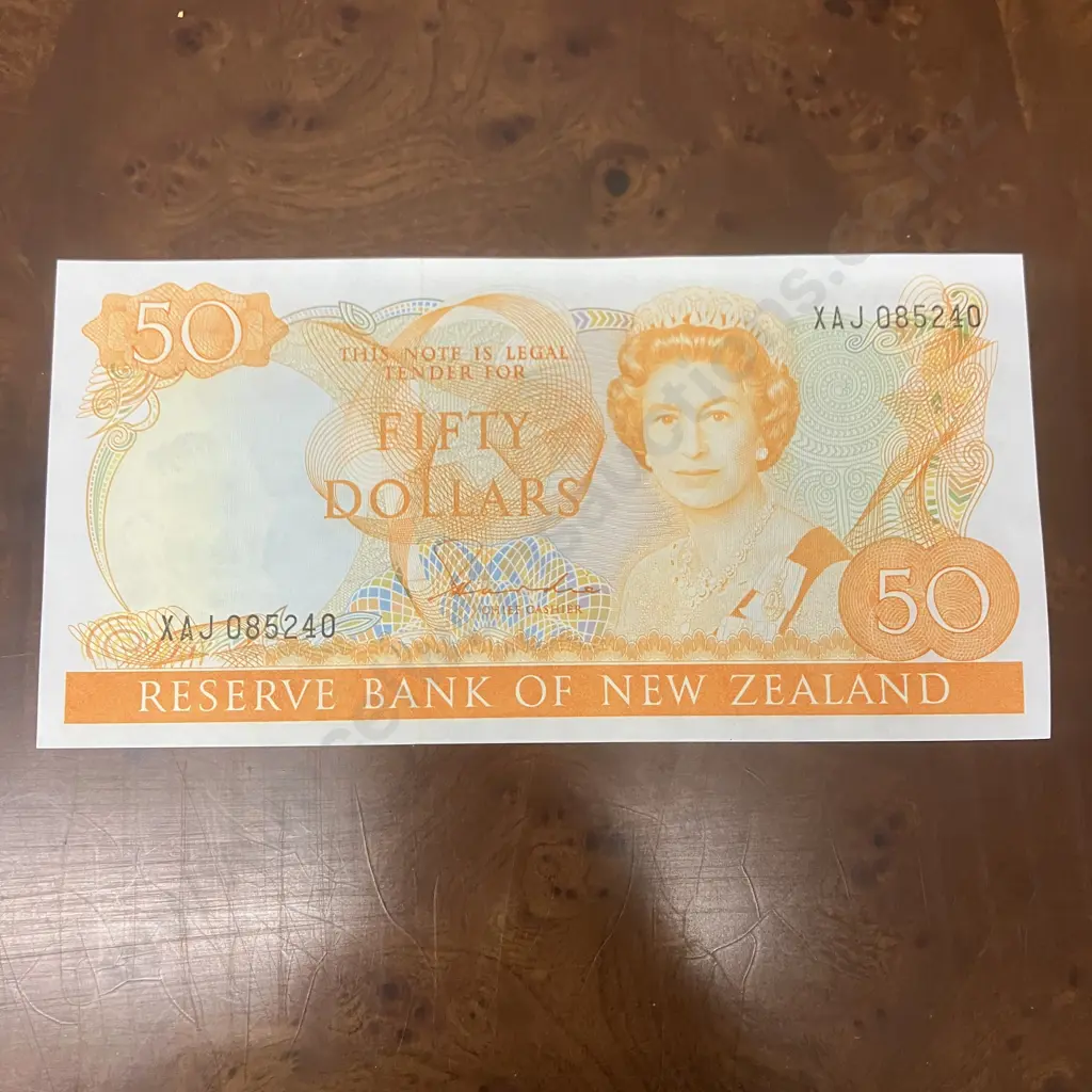 New Zealand $50 - H.R. Hardie (1983-1985) - XAJ 085240 Image 1++