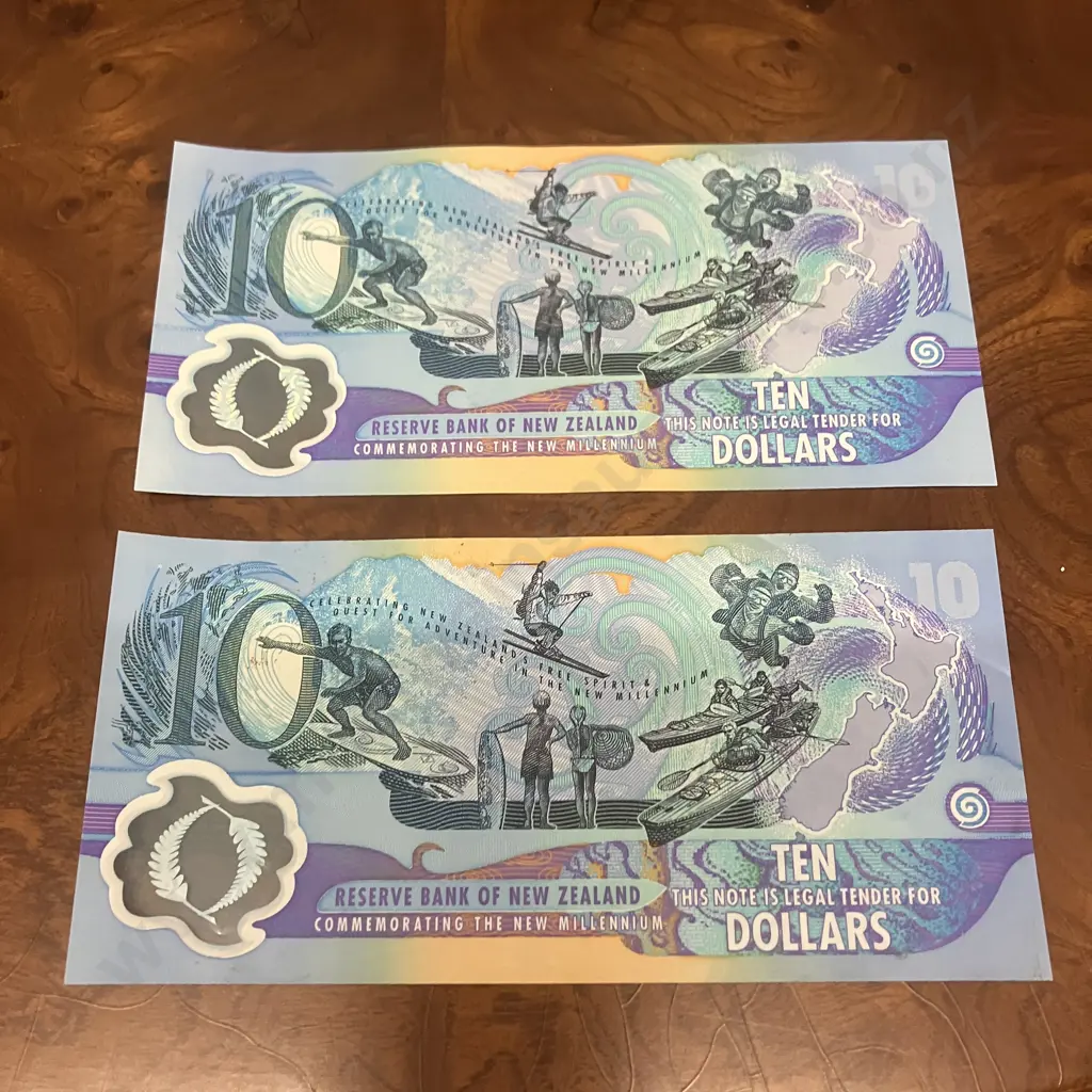 New Zealand Millennium Year 2000 $10 Banknotes x 2 - Donald Brash - AE 00044889 & CH 00039259 Image 1++