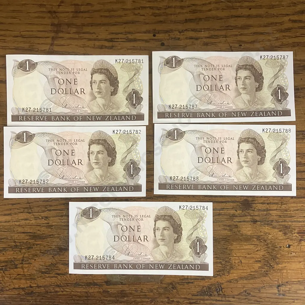 New Zealand $1 - H.R. Hardie (1983-1985) - 2 x Pair of Consecutives And 1 - K2 7215781 & 782, 784, 787, 788 Image 1++