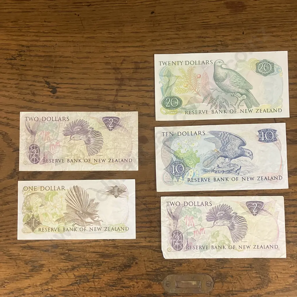 New Zealand Banknotes - $1 S.T Russell (1985-89) , $2 H.R. Hardie (1983-1985), $2, $10, $20 Donald Brash Image 1++