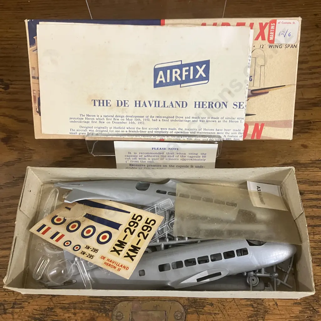 Vintage Airfix De Havilland Heron, 1/72 Scale Model Kit, Series 3, No.381 - England 1959 (Open Box) Image 1++