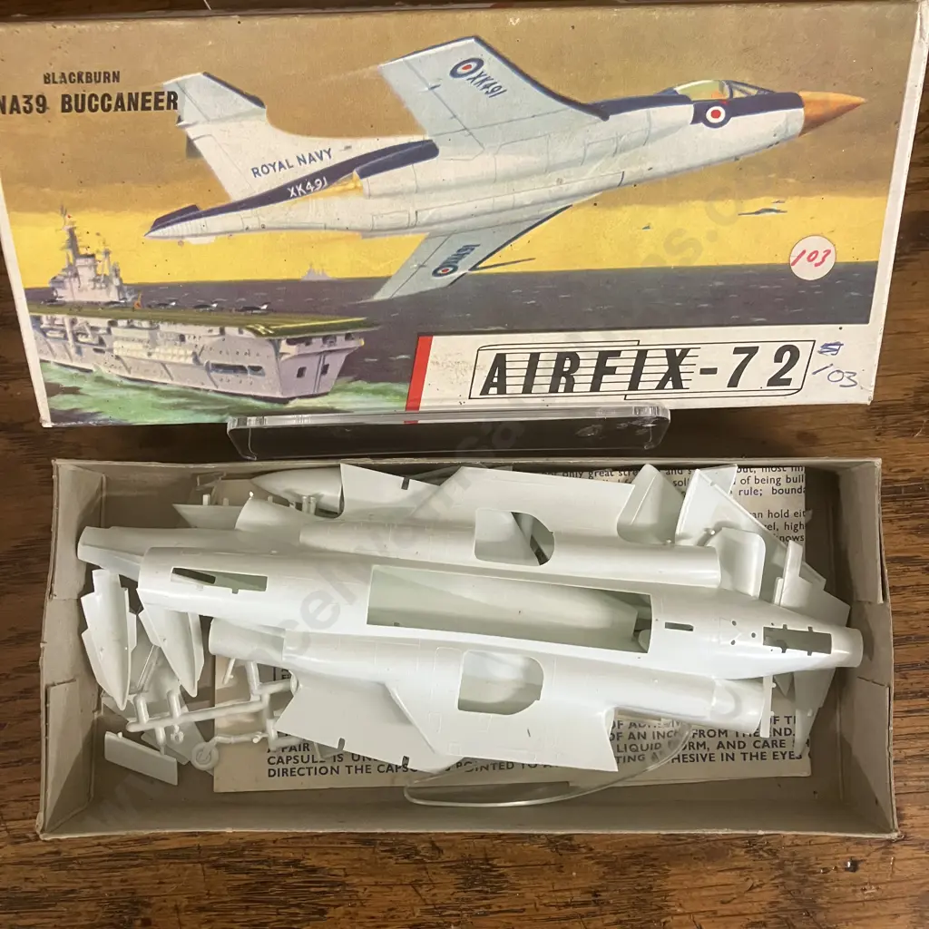 Vintage Airfix Blackburn NA39 Buccaneer 1/72 Scale Model Kit, No. 384 - England 1963 (Open Box) Image 1++