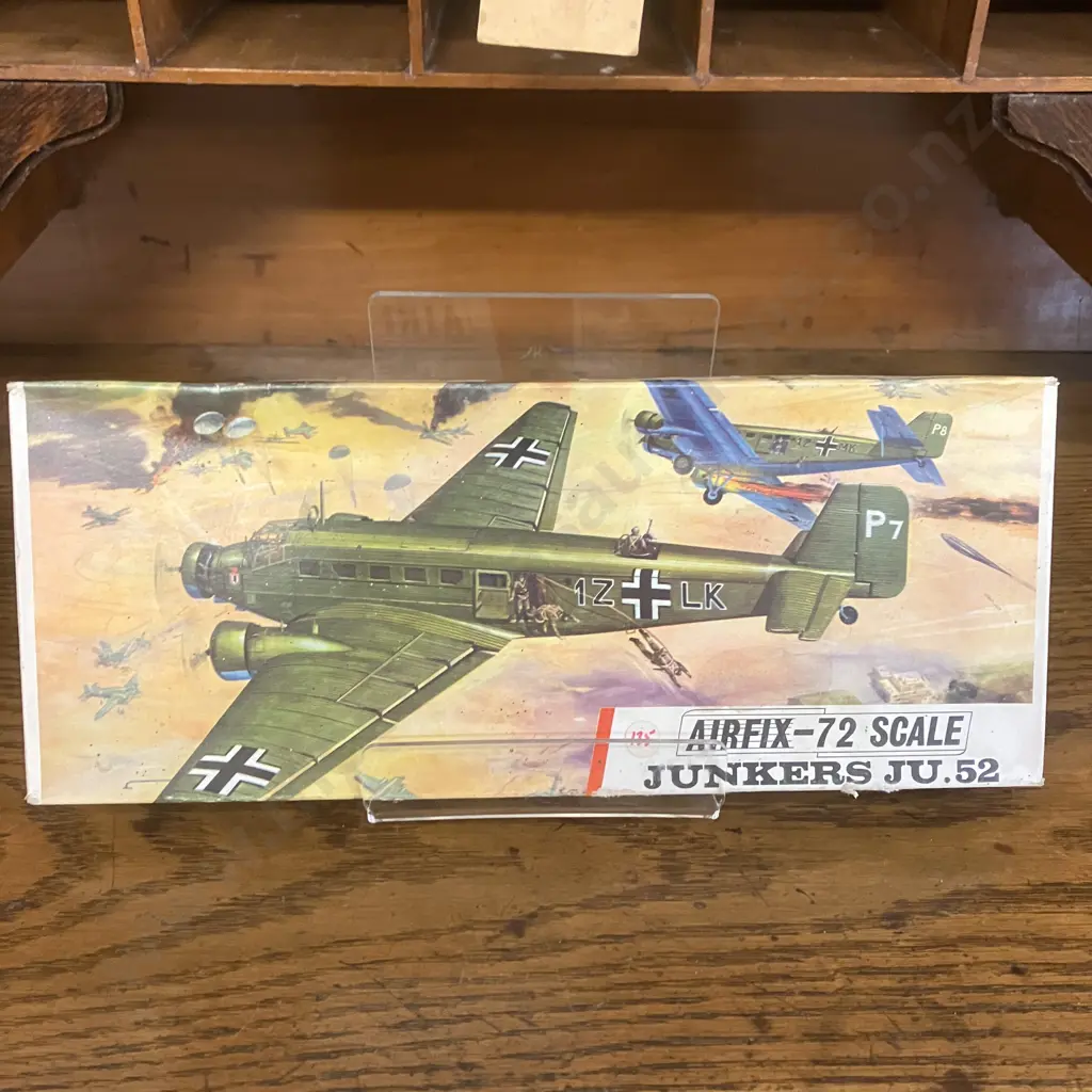 Vintage Airfix Junkers JU.52, 1/72 Scale Model Kit, Series 5, No.588 - England 1964 (Open Box) Image 1++