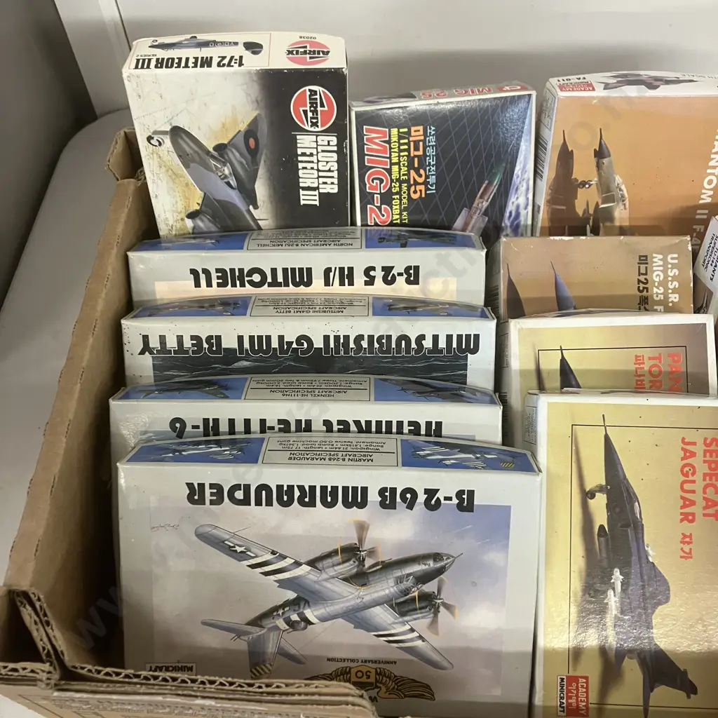 Lot of 15 Assorted Model Kits - Airfix, Academy Minicraft Etc Image 1++