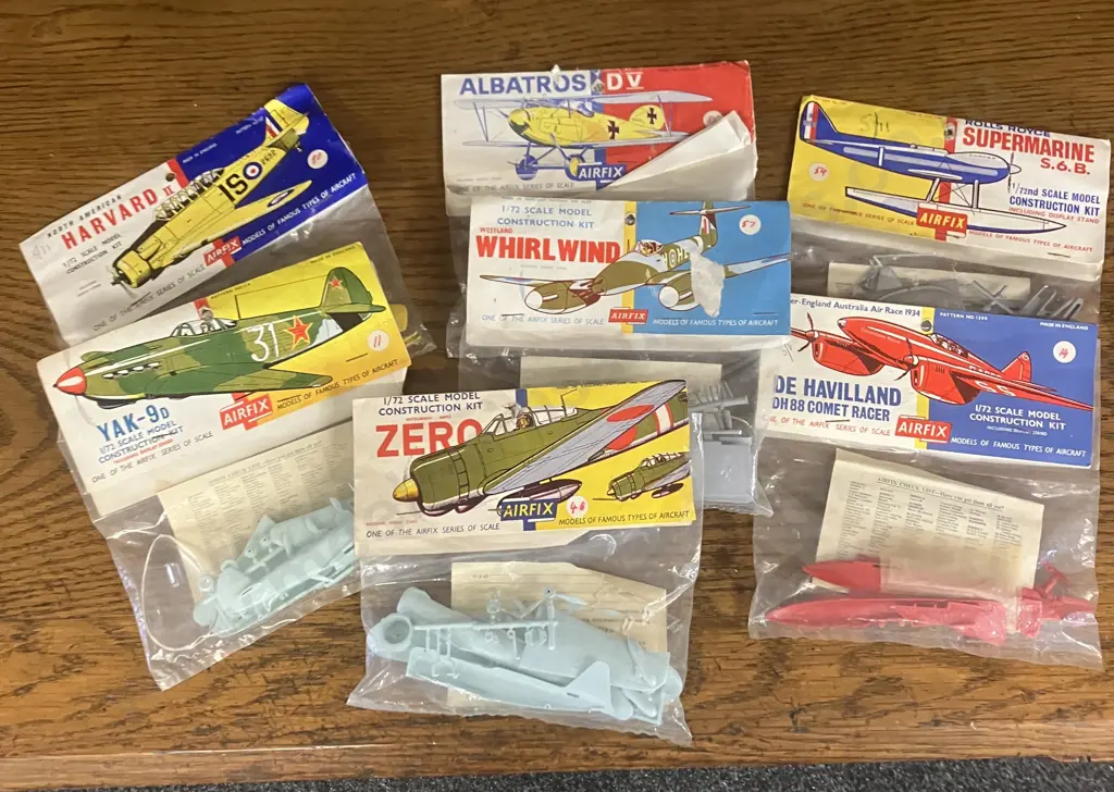 Vintage Airfix 1/72 Scale Model Kits x 7 In Hanging Bags Image 1++