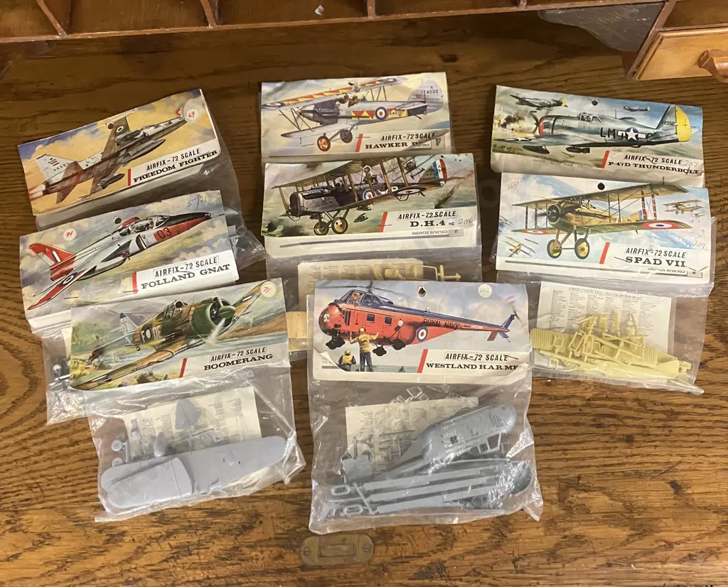 Vintage Airfix 1/72 Scale Model Kits x 8 - Red Stripe Bags Image 1++
