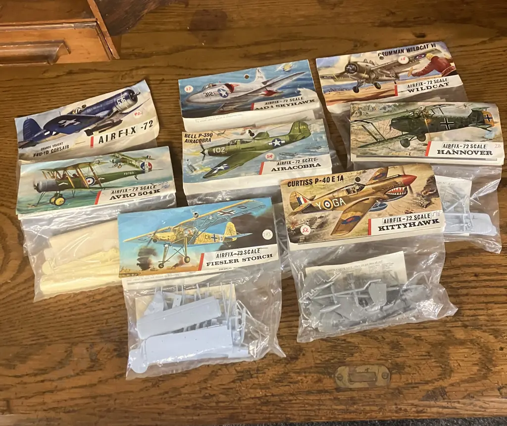 Vintage Airfix 1/72 Scale Model Kits x 8 - Red Stripe Bags Image 1++