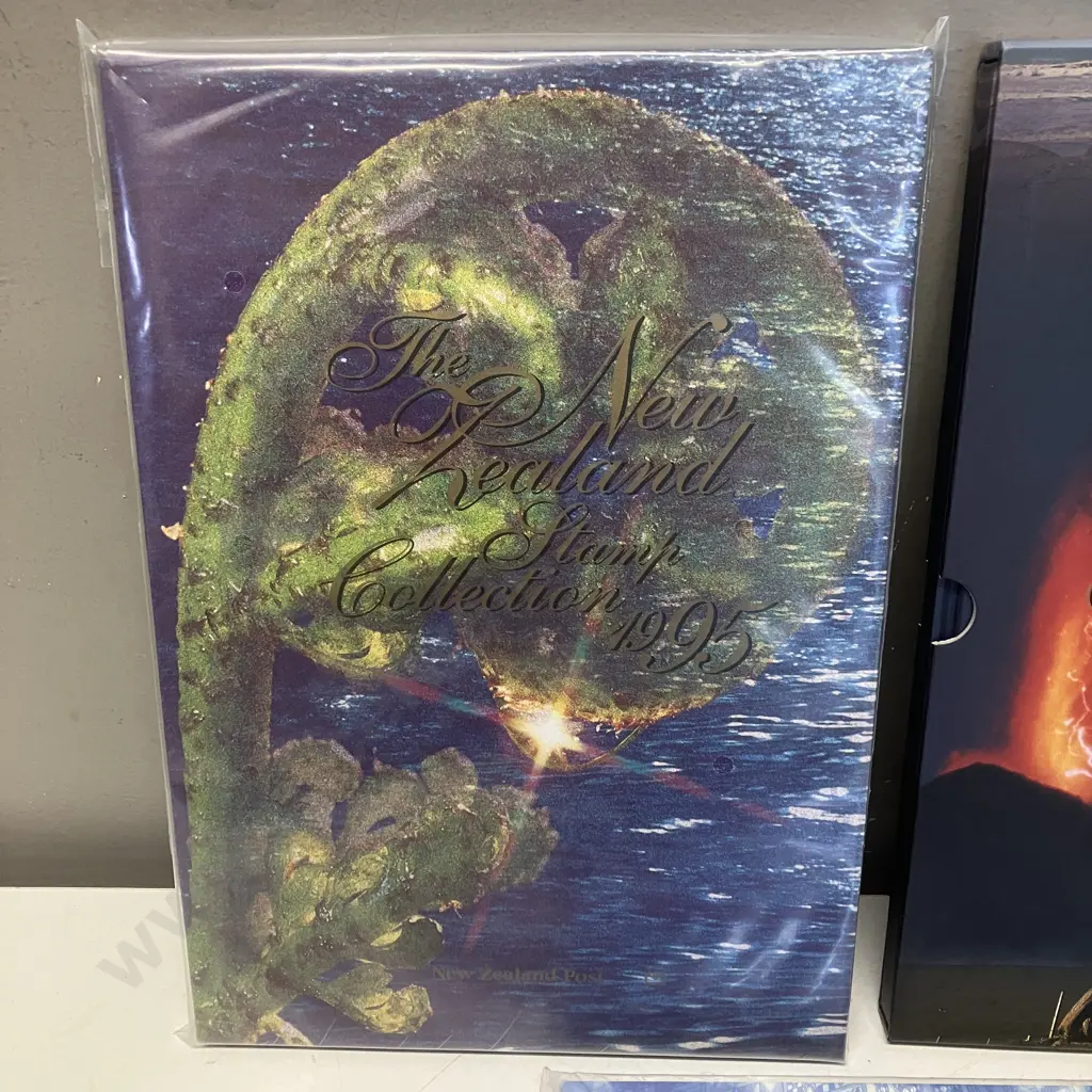 New Zealand Post - The New Zealand Stamp Collection Albums 1995,1996 And 1998 Image 1++