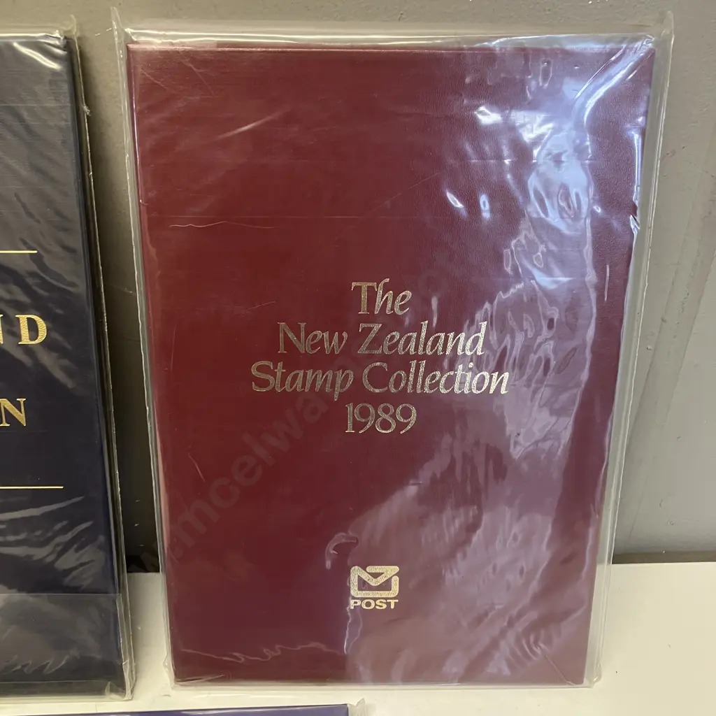 New Zealand Post - The New Zealand Stamp Collection Albums 1984,1989 And 1991 Image 1++