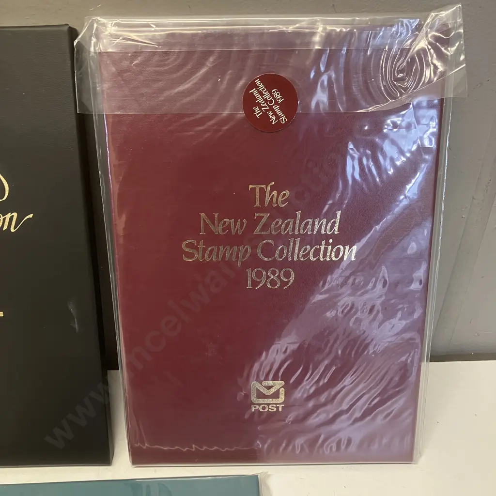 New Zealand Post - The New Zealand Stamp Collection Albums 1988,1989 And 1990 Image 1++
