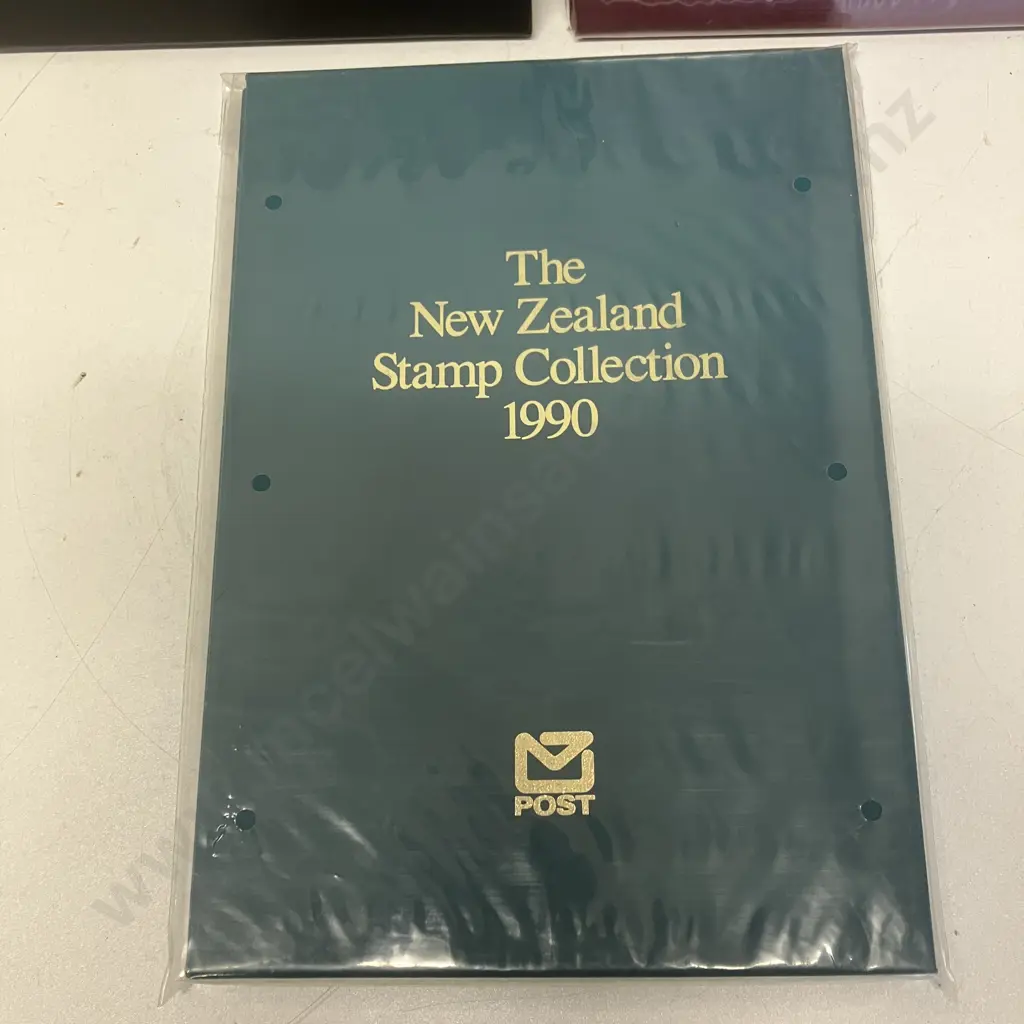 New Zealand Post - The New Zealand Stamp Collection Albums 1988,1989 And 1990 Image 1++