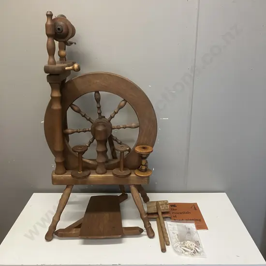 Ashford Travelling Spinning Wheel, Maintenance Kit, Carding Brushes & How To Book