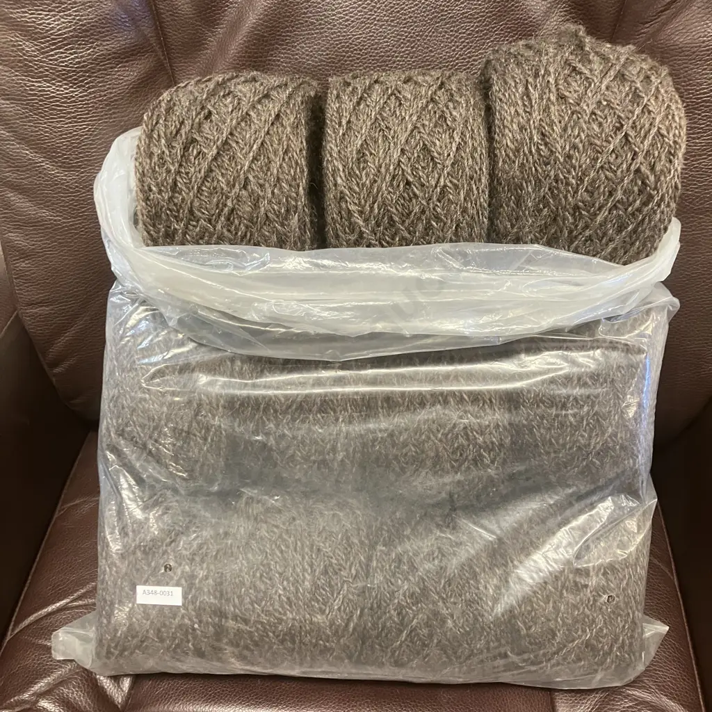 Box Lot 11 x  Wool Image 1++