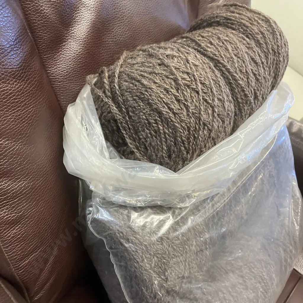 Box Lot 11 x  Wool Image 1++
