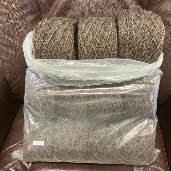 Box Lot 11 x  Wool