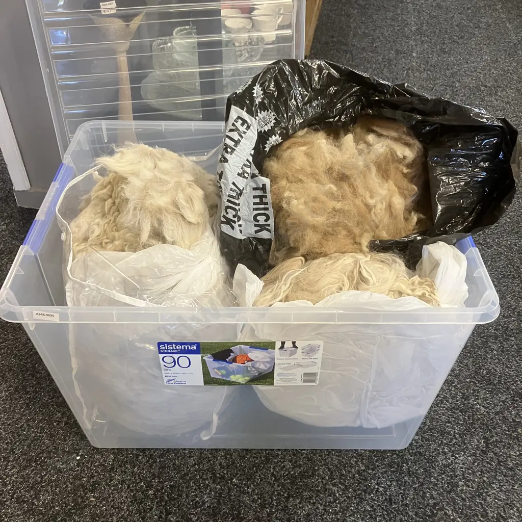Box Lot Assorted Spinning Fleece / Fibre Image 1++