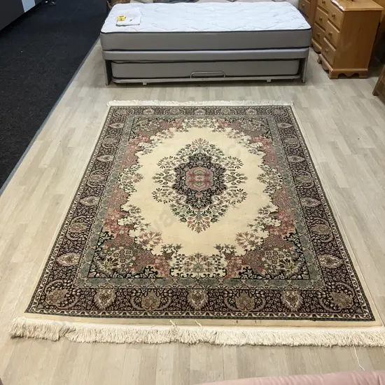 Turkish Carpet 'Super Istanbul' Persian Look Pattern With Pastel Tones & Tassels. 170 x 255cm