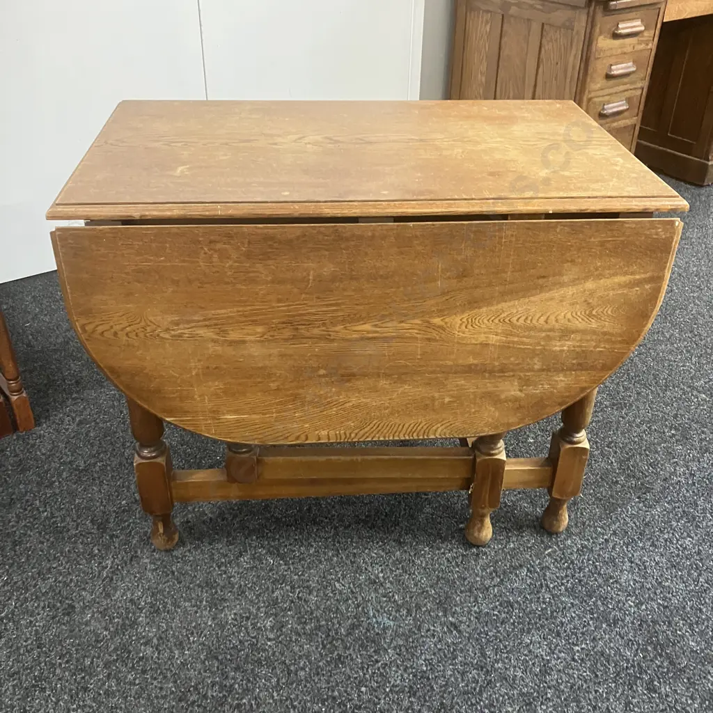 Vintage Oak Folding Gateleg Table. W92 D56 to 135cm Image 1++