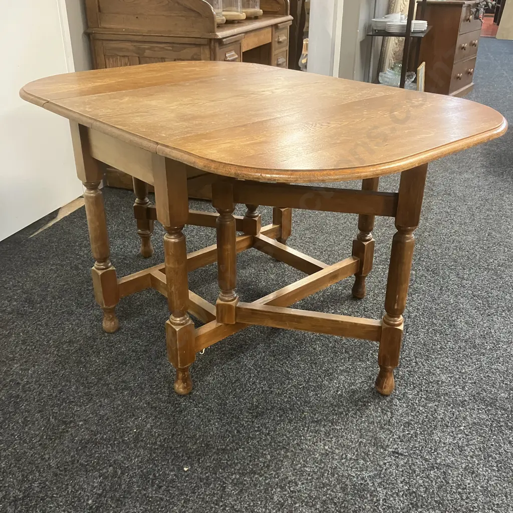 Vintage Oak Folding Gateleg Table. W92 D56 to 135cm Image 1++