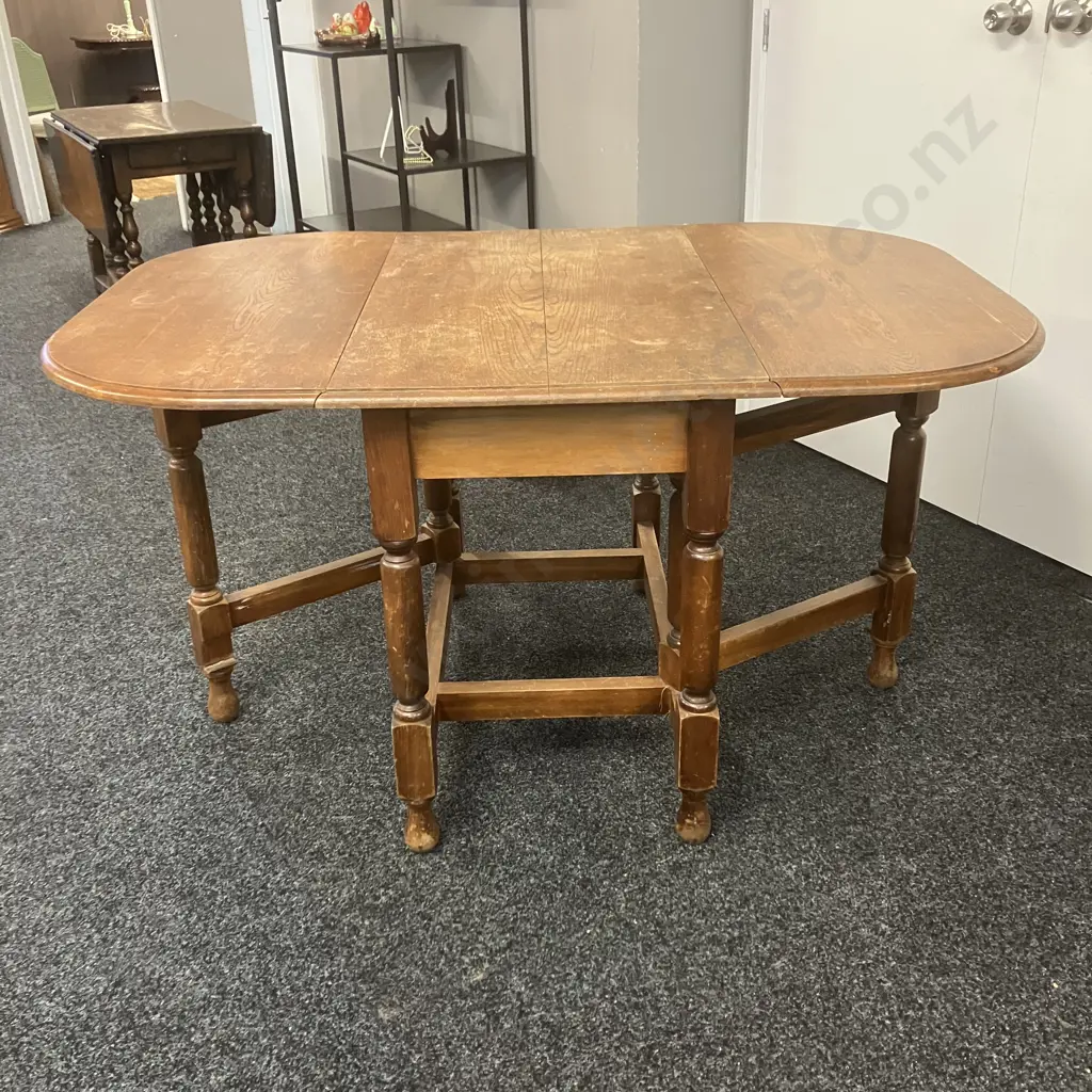 Vintage Oak Folding Gateleg Table. W92 D56 to 135cm Image 1++