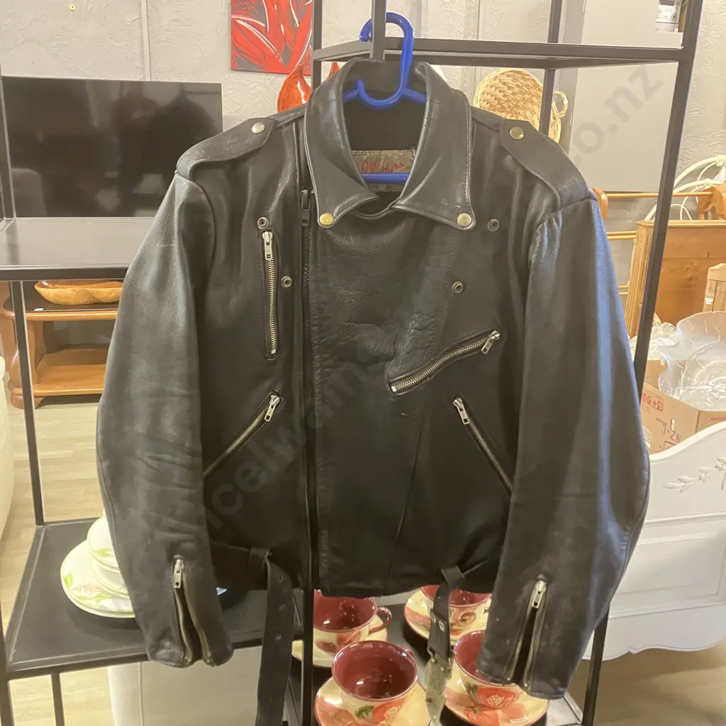 New Zealand Made Jet Leather Genuine Cowhide Black Leather Mens Jacket With Brass Harley Davidson Buckle - Size M Image 1++