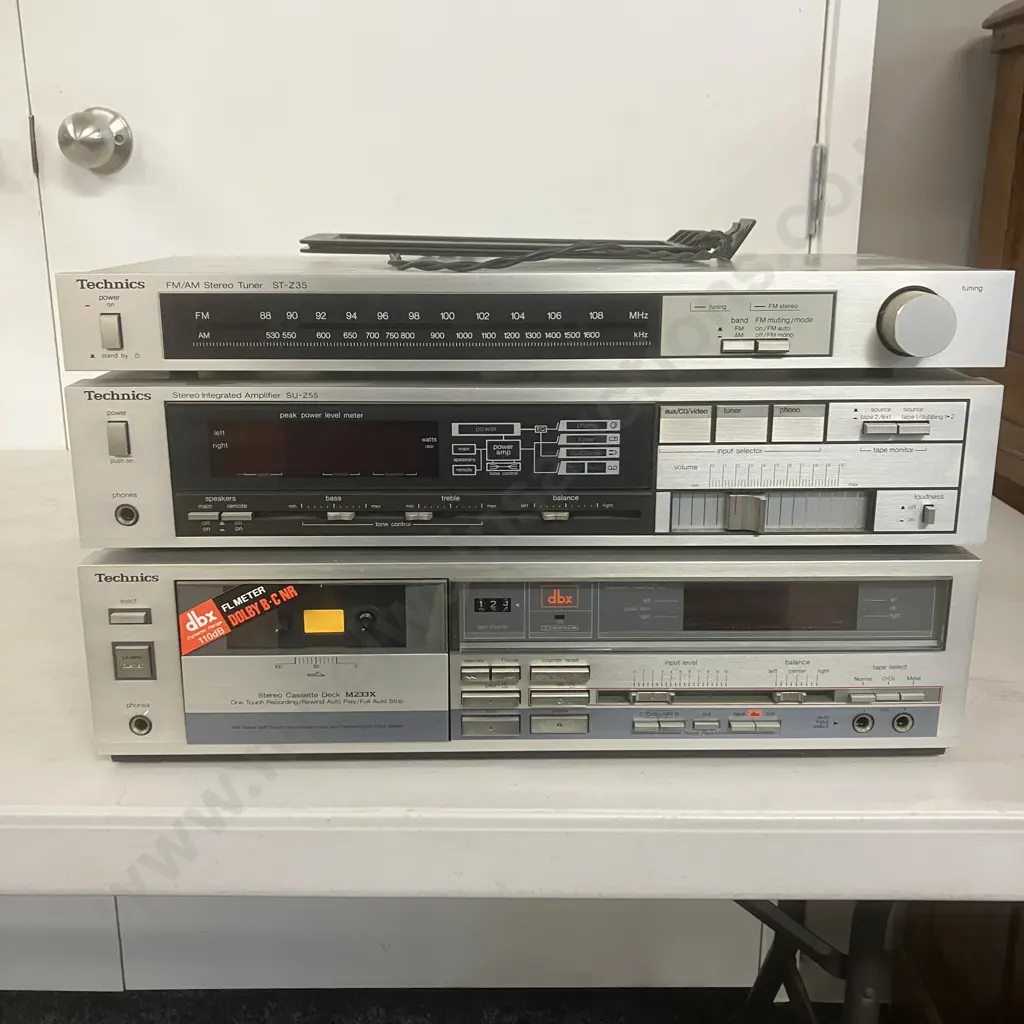 Technics SU-Z55 Stereo Integrated Amp, RS-M233X Stereo Cassette Deck, ST-Z35 FM/AM Stereo Tuner - Separate Component Image 1++