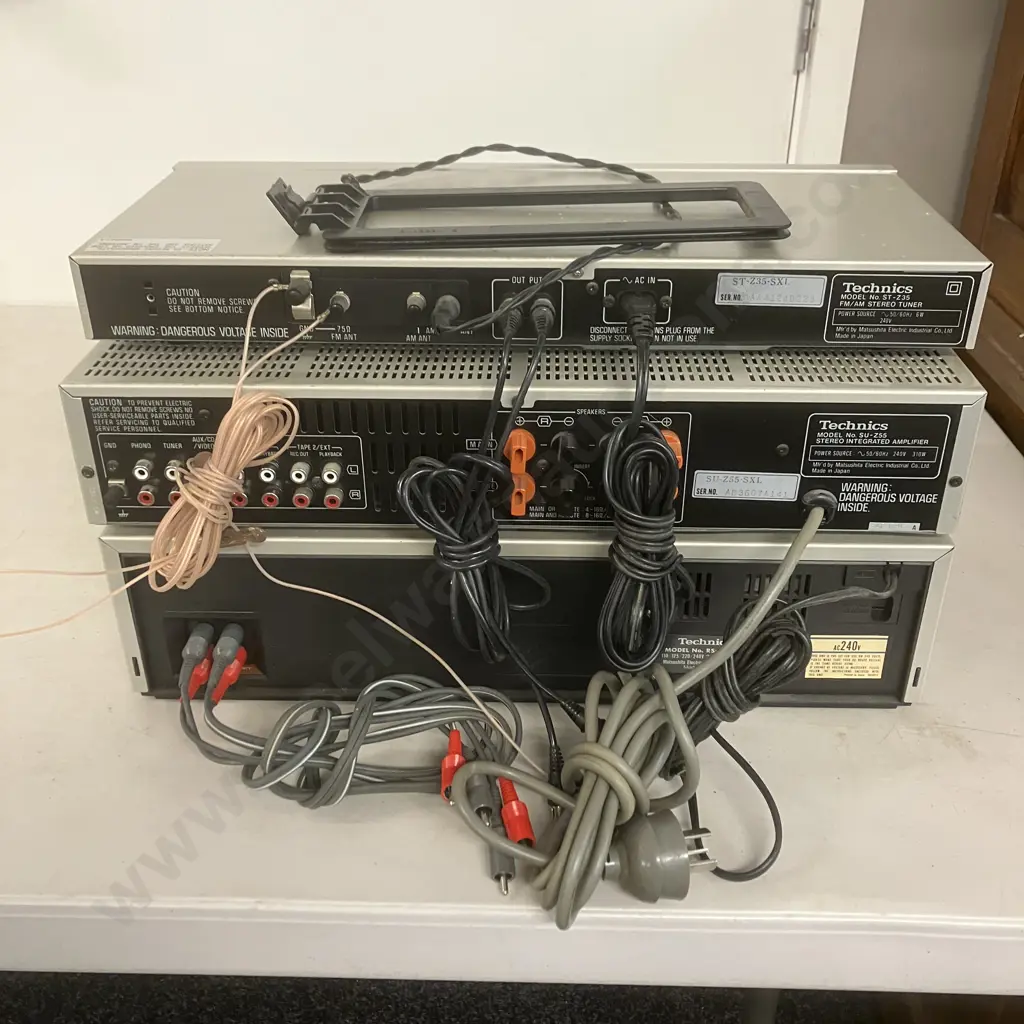Technics SU-Z55 Stereo Integrated Amp, RS-M233X Stereo Cassette Deck, ST-Z35 FM/AM Stereo Tuner - Separate Component Image 1++