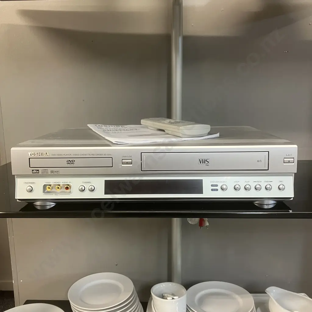Toshiba DVD VCR Combo SD-33VLSY With Remote Control & Owners Manual Image 1++