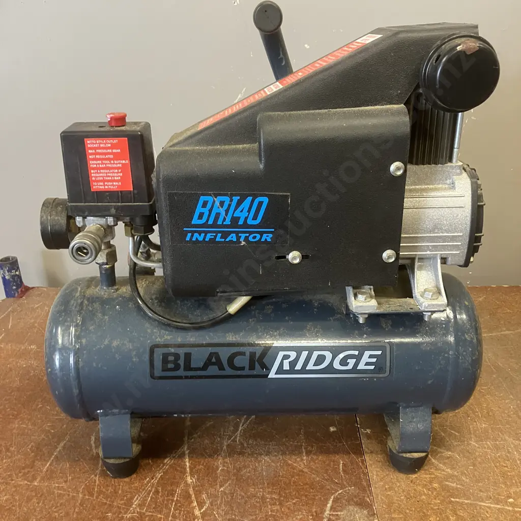 Black Ridge BRI40 Inflator Air Compressor With Hoses And Attachments Image 1++