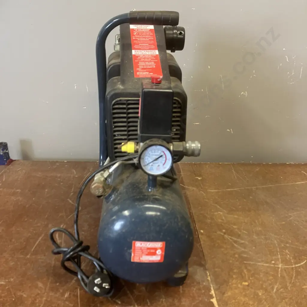 Black Ridge BRI40 Inflator Air Compressor With Hoses And Attachments Image 1++